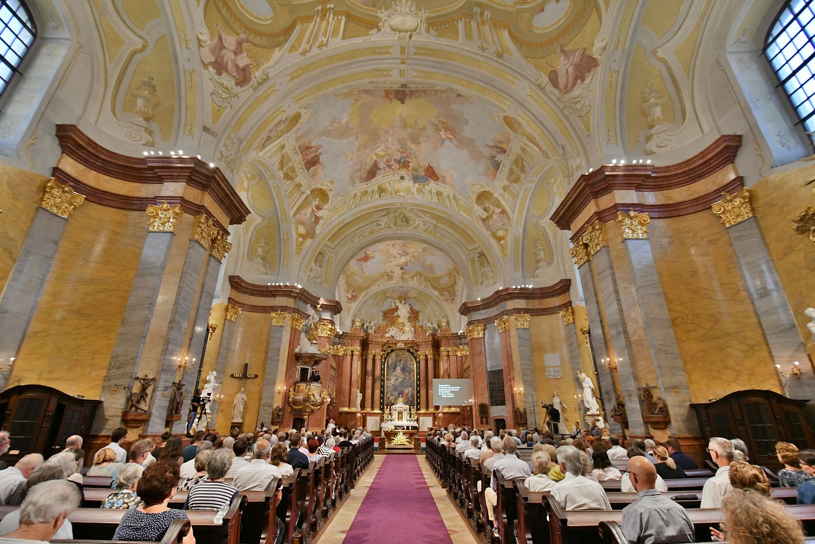 Nagyboldogasszony ünnepe a Szent István-székesegyházban